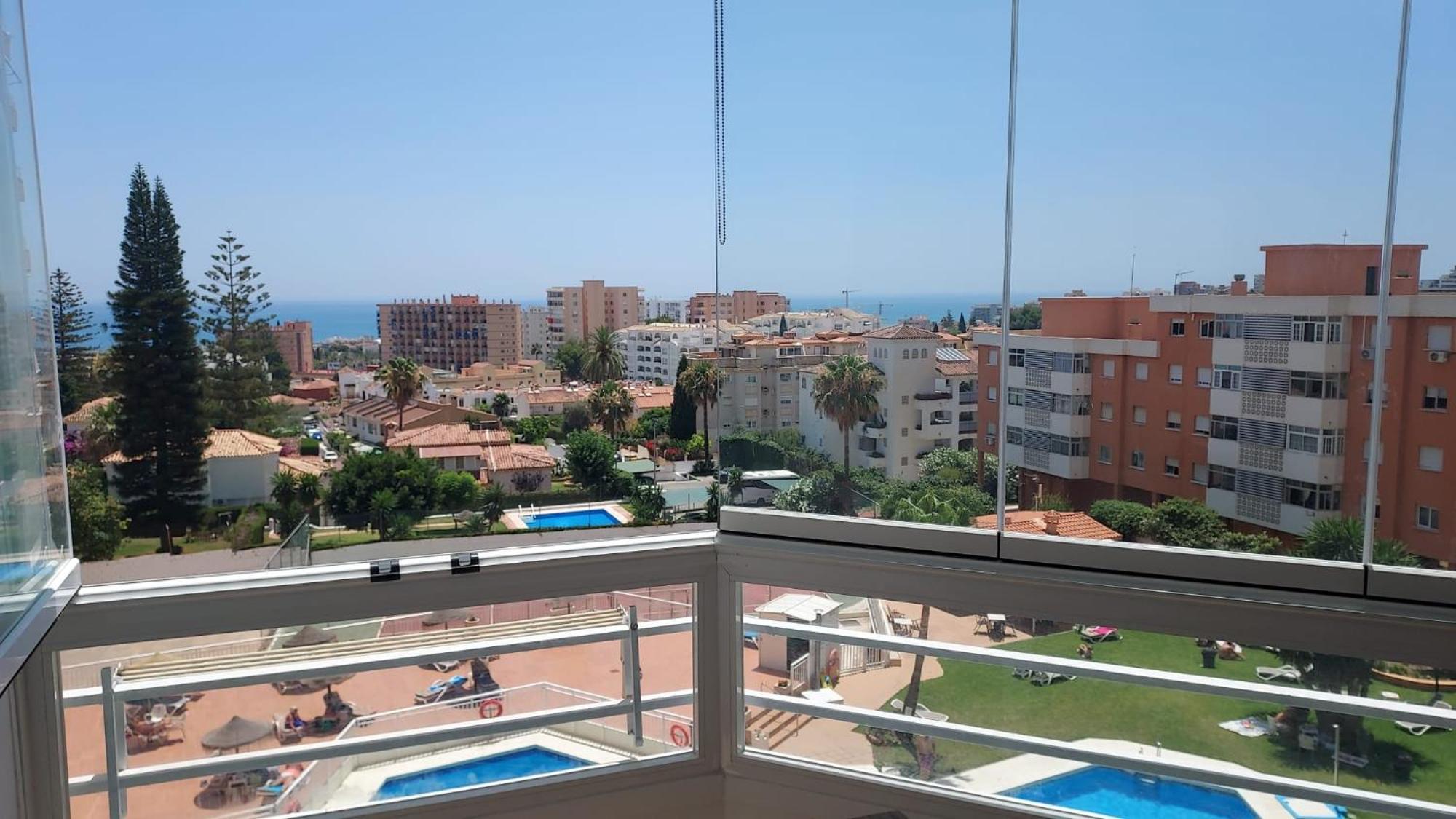 Enjoying Together Torremolinos Exteriör bild